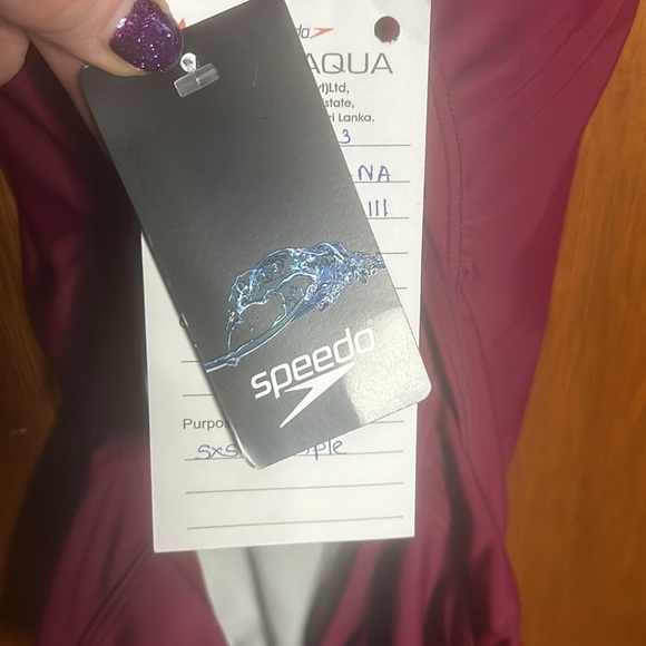 Women’s Small Burgundy Speedo One Piece Swimsuit - Picture 3 of 4